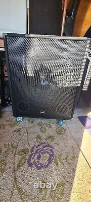 2xQTX QT18SA 1000W 18 Powered Active PA Dj Disco Sub Subwoofer Bass Bin Speaker