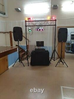 Complete Disco setup, 2 x 15 Active Speakers & Stands, Lights & Lots Moor
